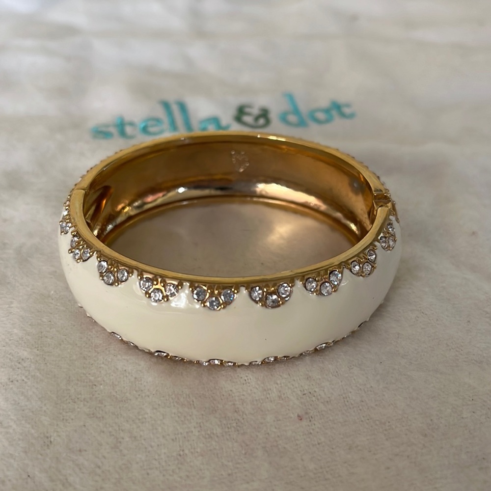 Stella & Dot Sloane enamel bracelet.  Hinge closure.  New without tags.